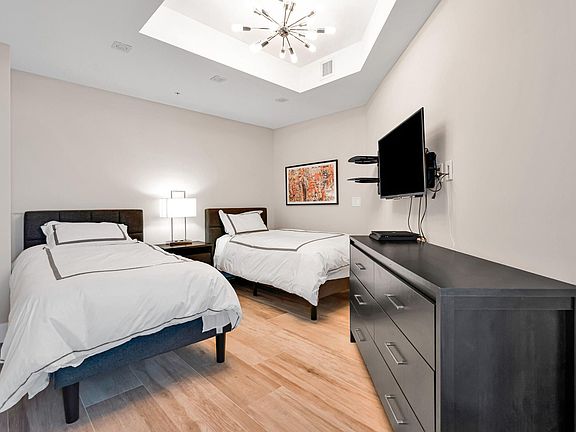 4th image of 17111 Biscayne Boulevard #1702