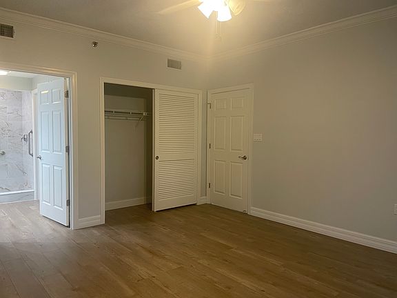 3rd image of 3731 Sarasota Square Blvd APT 110