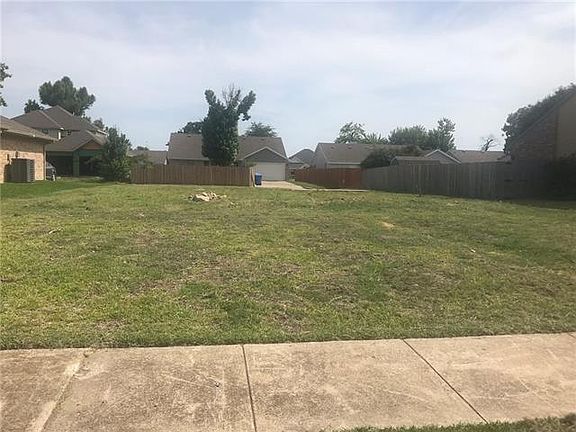 2nd image of 8118 Kensington Dr