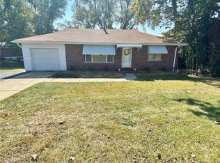 3310 Ringer Rd, Saint Louis, MO 63125