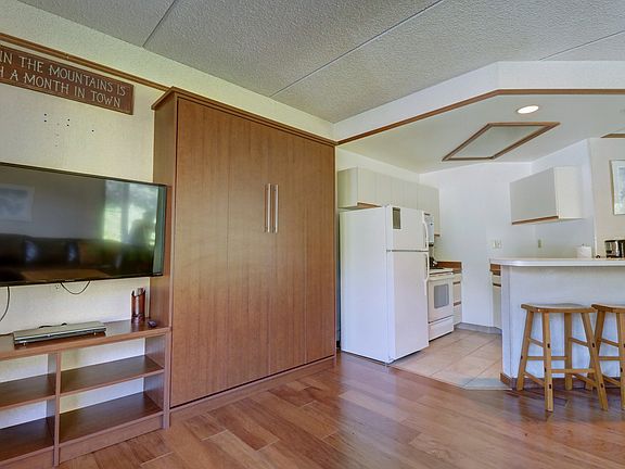 5th image of 45 Beeler Place #207