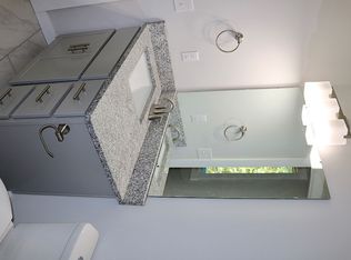 1037 W Lindberg St, Springfield, MO 65807