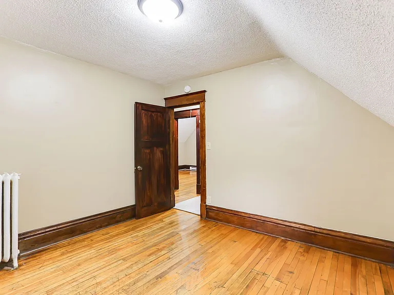 977 Fremont Ave E — Photo 12
