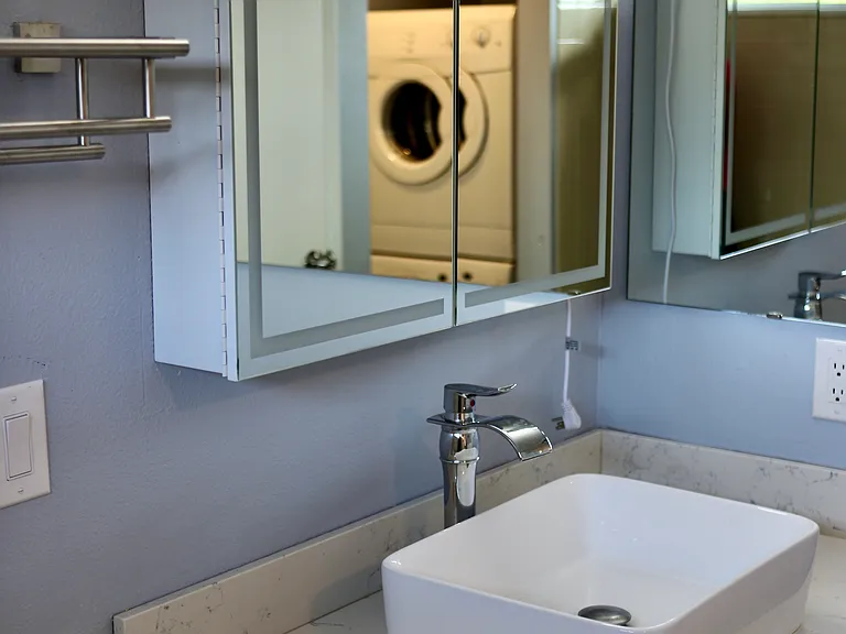 1515 E Union St #304 — Photo 34