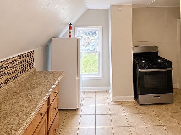 4th image of 118 Rano St #2