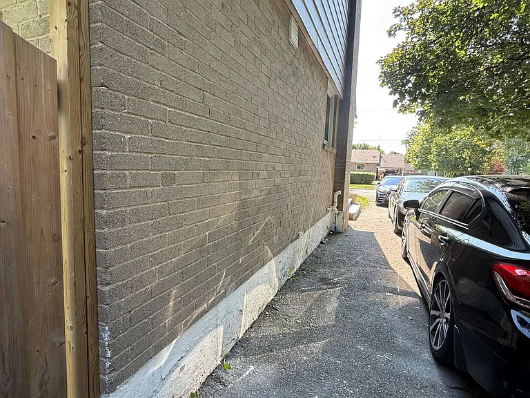155 Heslop Rd #LOWER — Photo 3