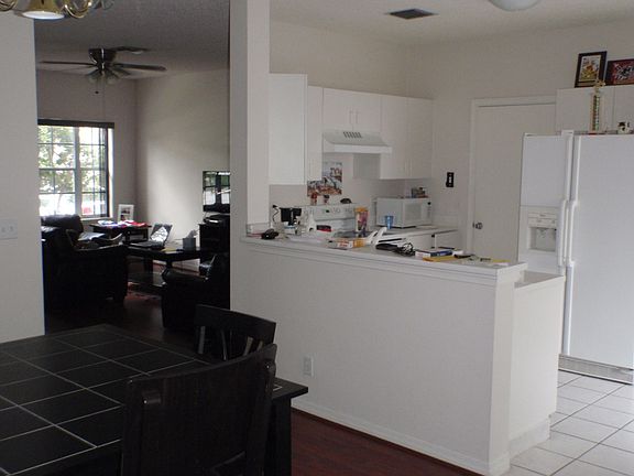 Living room / dining room