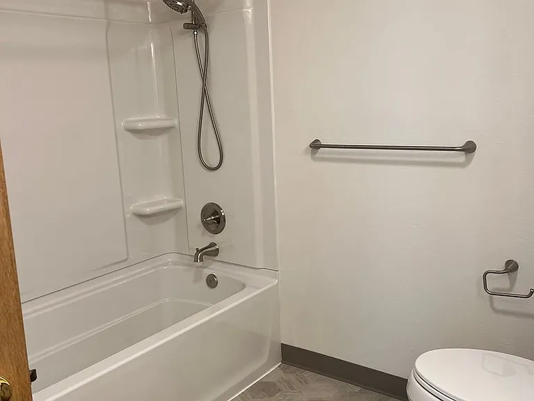 975 Aberdeen Ave NE #B102 — Photo 11