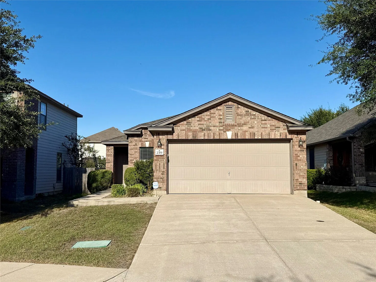 3 bed, 2.0 bath, 1326 sqft, $1,895 — Photo 2