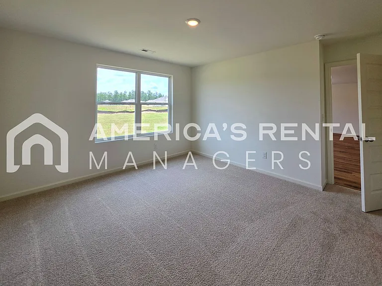 556 Saddlewood Bnd — Photo 45