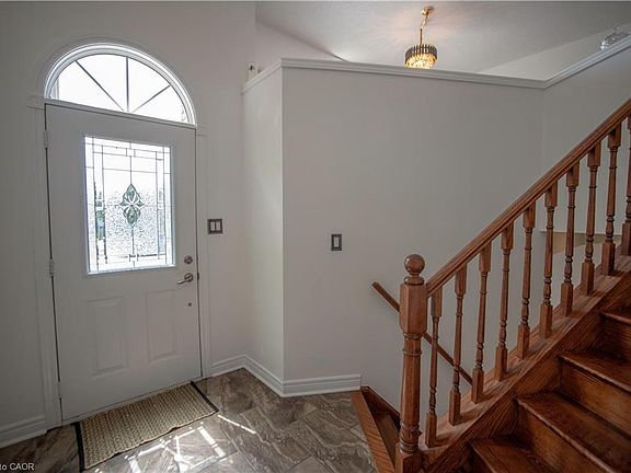 4th image of 57 Ossington Dr
