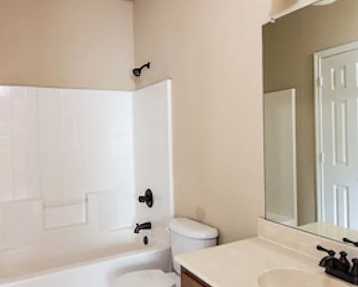 1407 Piedmont Dr — Photo 5