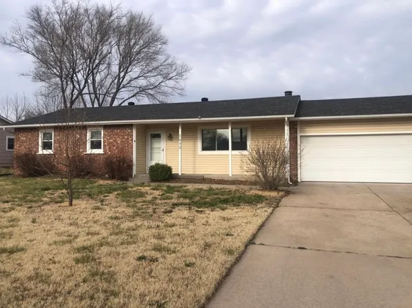 1645 N Timberline Dr, Rose Hill, KS 67133