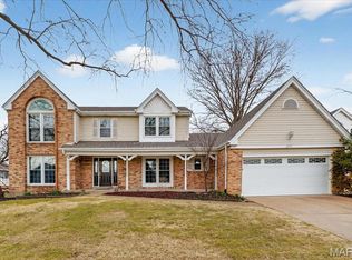 2655 Storm Lake Dr, Saint Louis, MO 63129