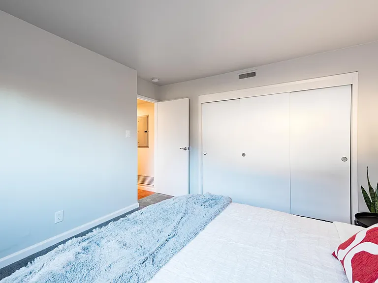138 W Dana St #B — Photo 12