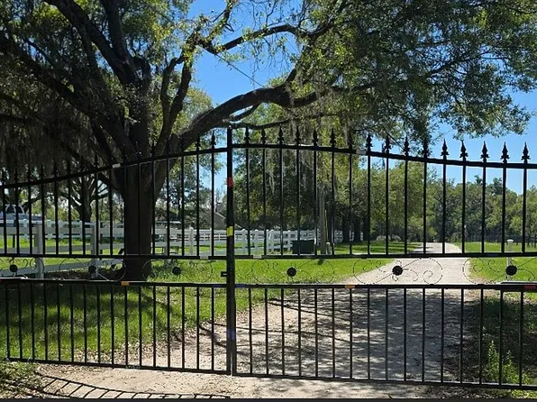 12502 Marion Ln, San Antonio, FL 33576