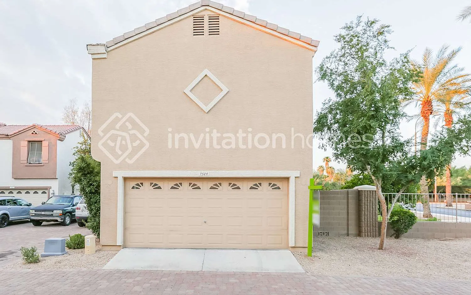 7529 S 14th St Phoenix, AZ 85042 — Photo 1