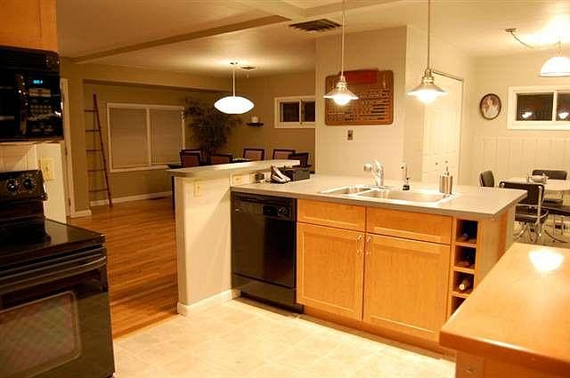 2nd image of 1252 Texas Ave