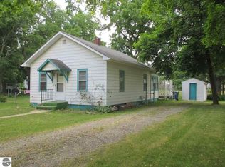 178 E Orchard Ave, Shepherd, MI 48883