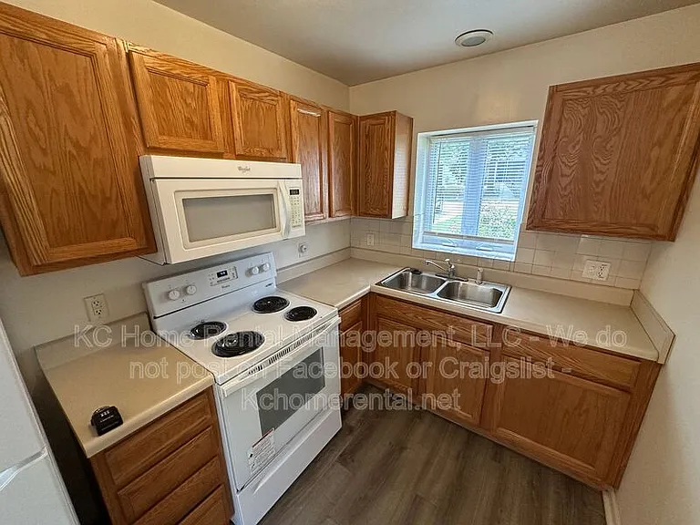 4319 Jackson Ave — Photo 6