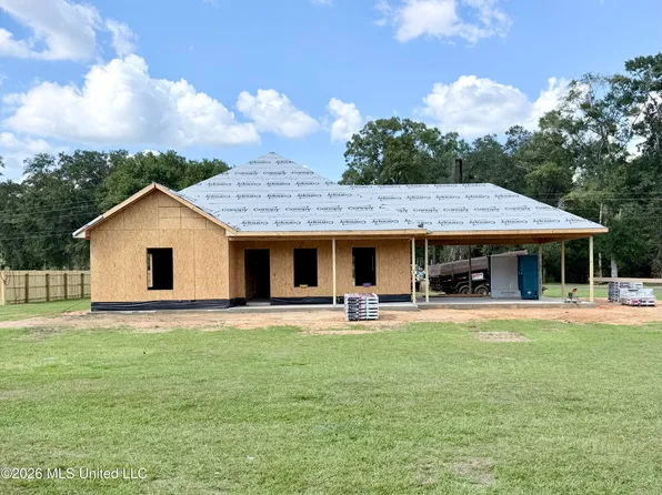 6715 Caraway Rd, Moss Point, MS 39562