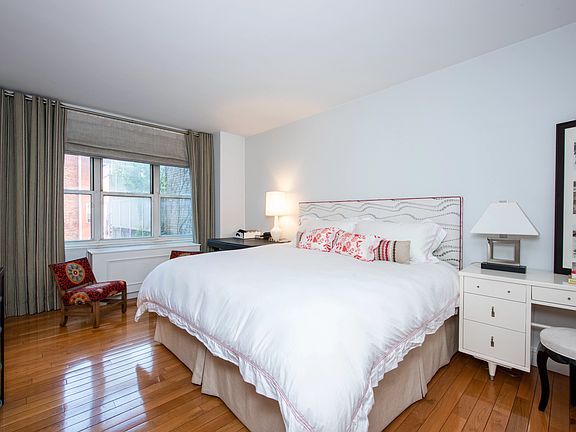 4th image of 130 E 63rd St APT 3A