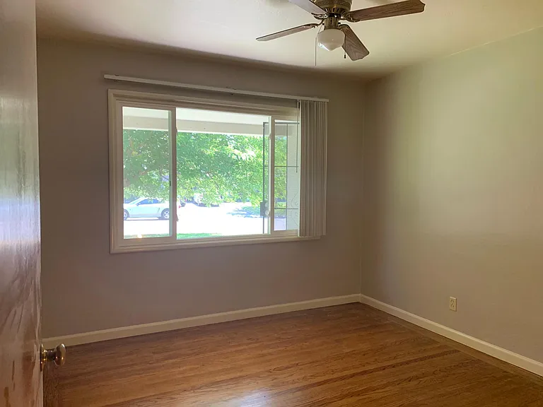 3931 El Ricon Way — Photo 3
