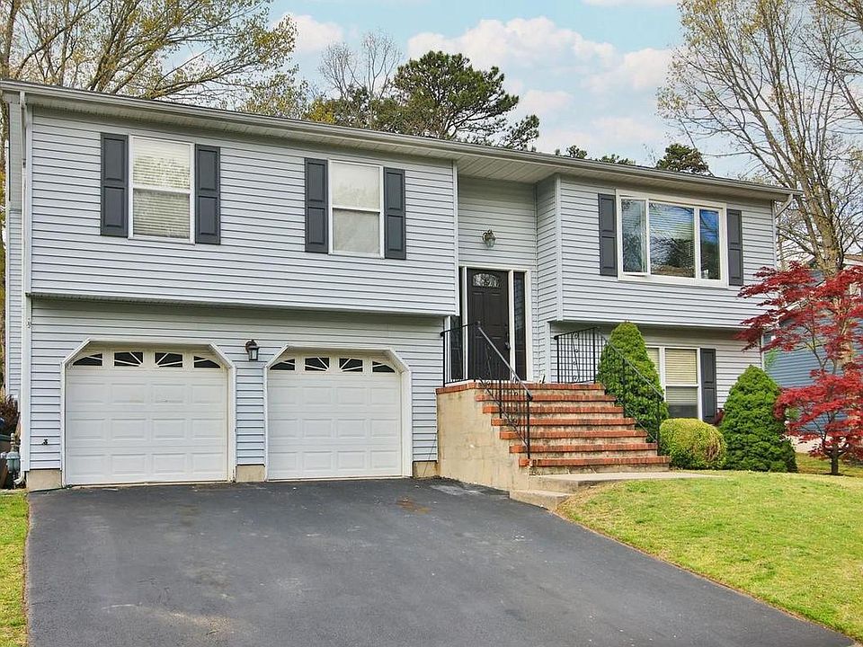 1st image of 134 Moses Milch Dr