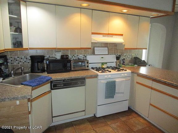 4th image of 50 E Bennett St