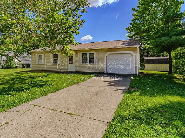 821 Julia Ln — Photo 2