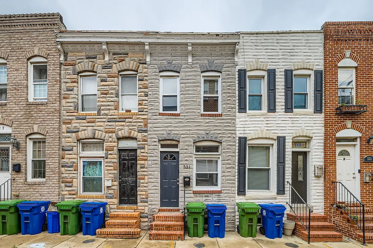 Building Photo - 531 S Rose St