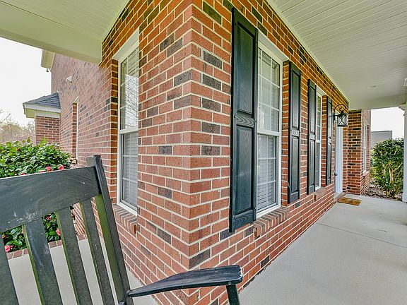4th image of 8127 Glamorgan Ln