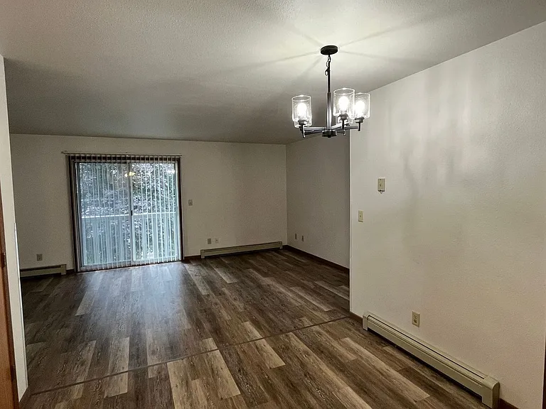 2720 Washington Ave — Photo 5