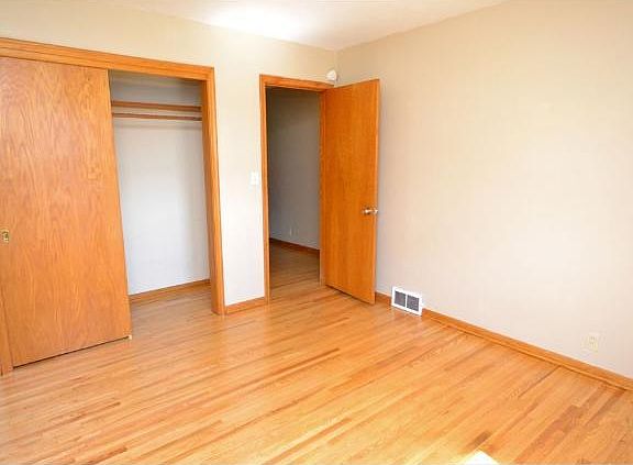 4th image of 338 17th Ave N