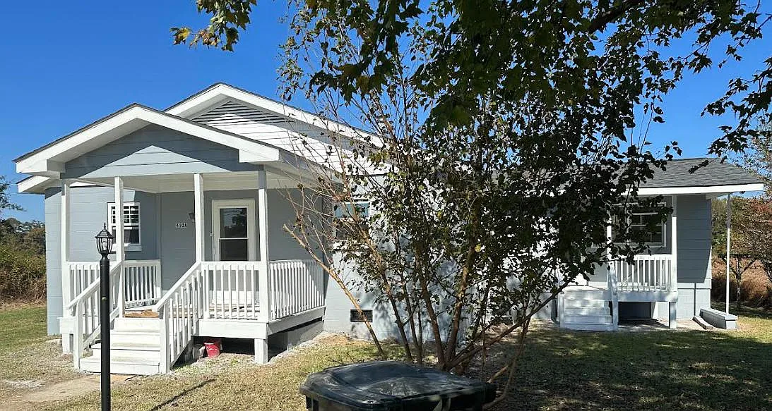 4 bed, 1.5 bath, 1200 sqft, $1,750 — Photo 2