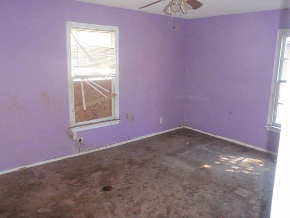 5th image of 4941 Stanley Ave