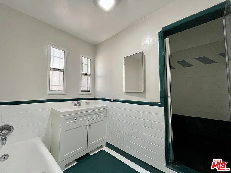 1807 S Redondo Blvd #LOWER — Photo 14