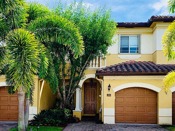 Home For Sale In Murano Bay