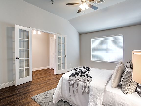 5th image of 12032 Worthwood St
