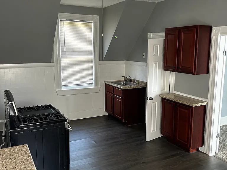 20 College Rd #4 — Photo 13