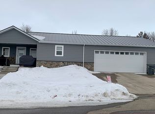 425 W 4th St, Winner, SD 57580