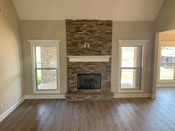 3rd image of 800 Sadie Ann Ct