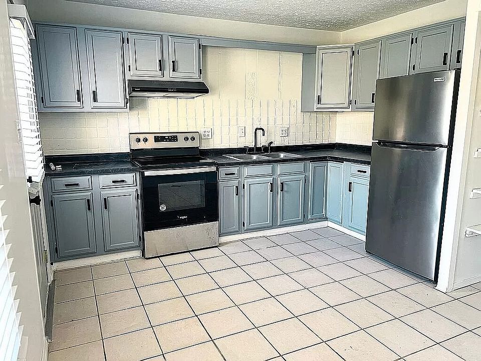 1st image of 4425 Kenyon Ave