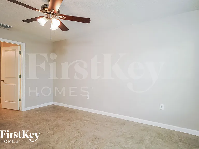 349 S Haven Ct — Photo 9