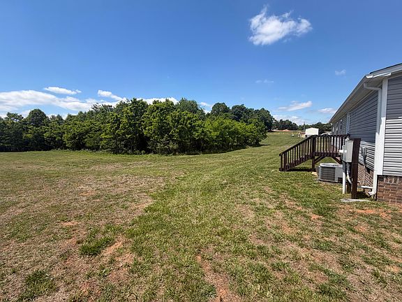 2nd image of 1644 Gap Rd