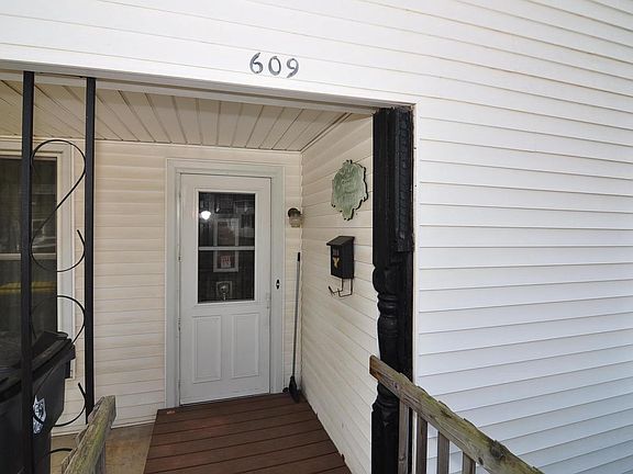 3rd image of 609 17th Avenue