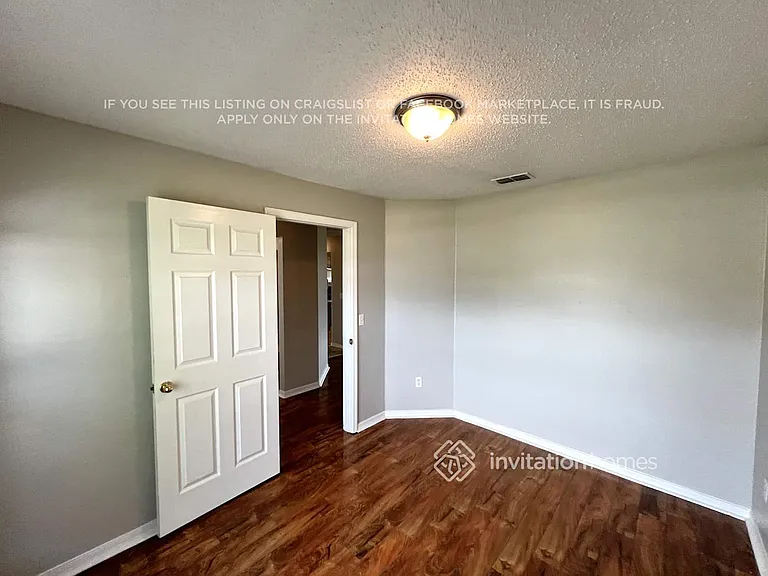 1080 SW McCoy Ave — Photo 12