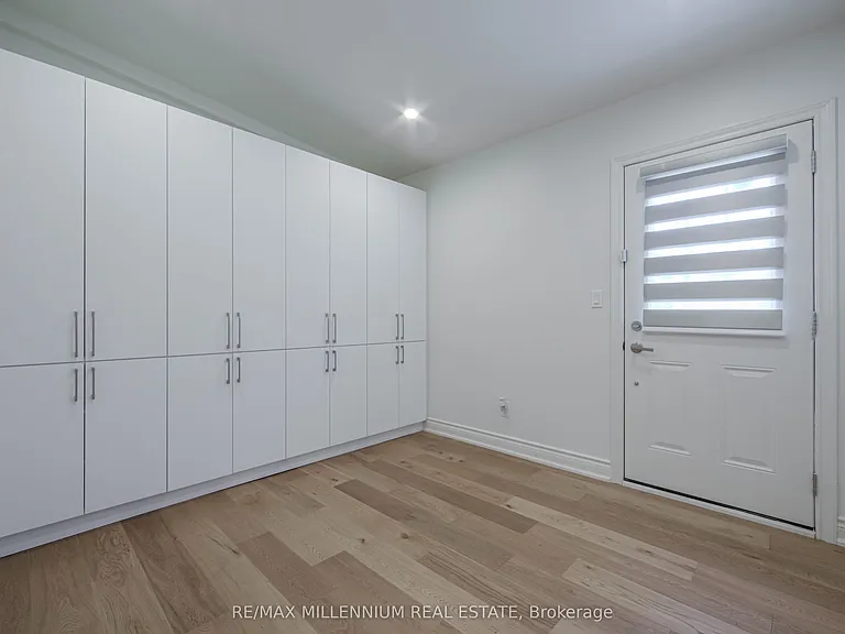 1285 Rebecca St — Photo 40
