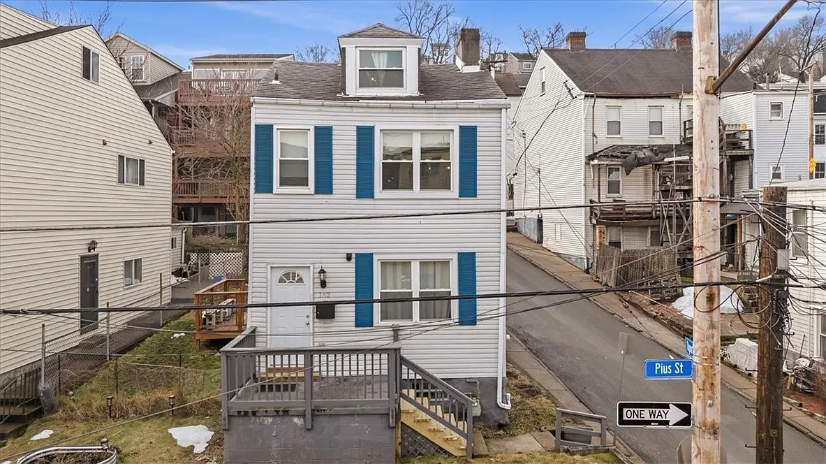 162 Pius St photo 1