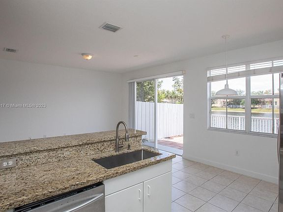 5th image of 10979 NW 79th St #79